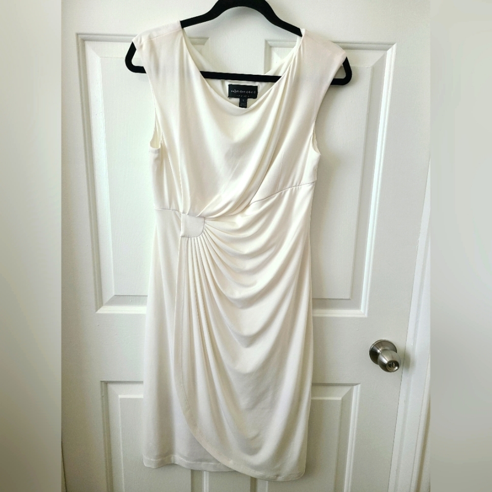 SZ 10 white sleeveless dress flattering fit